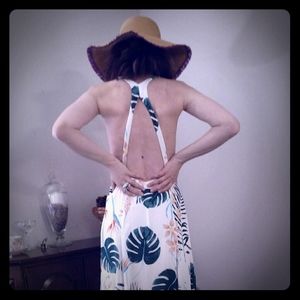 **FINA** GORGEOUS BACKLESS MAXI!! 💙💜